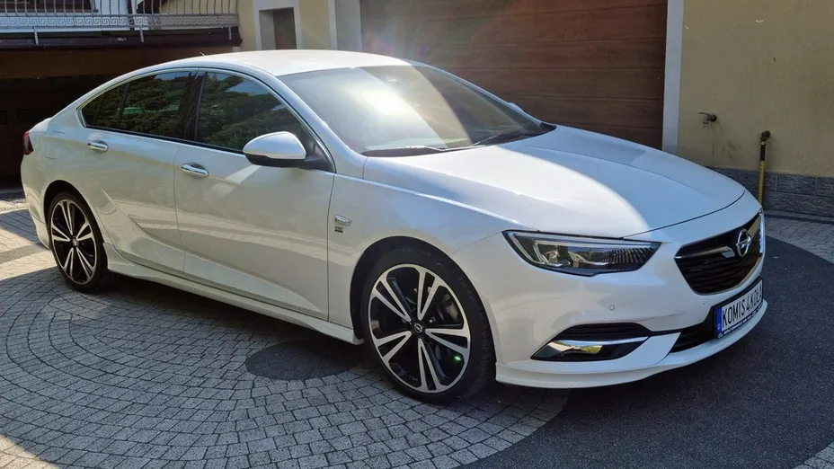 OPEL Insignia -