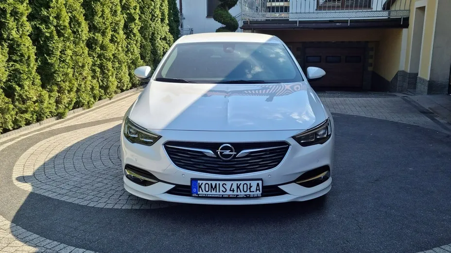 OPEL Insignia -