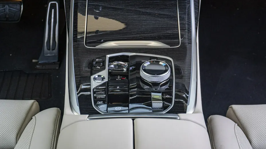 BMW X7 -