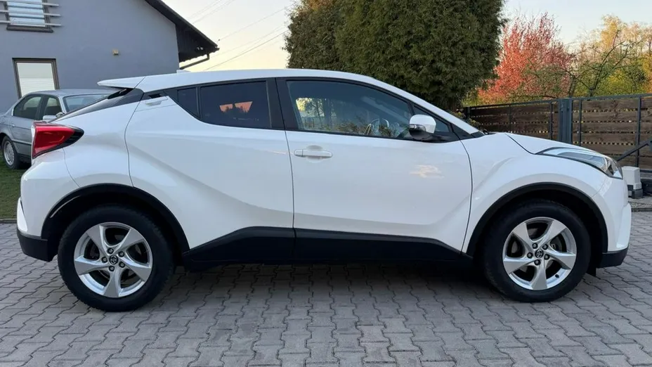 TOYOTA C-HR -