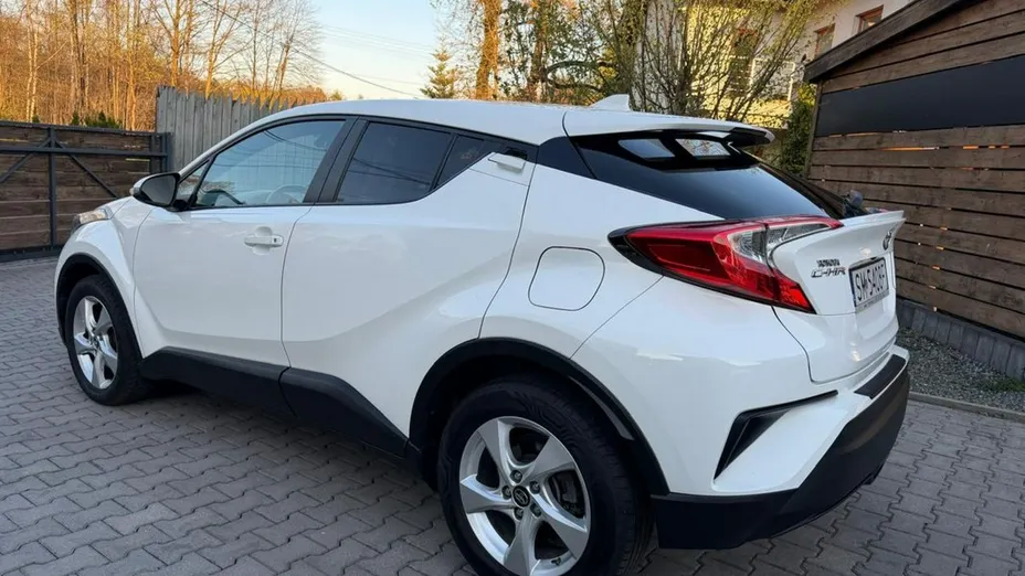 TOYOTA C-HR -