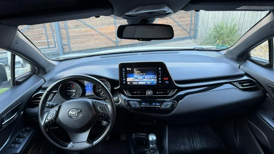 TOYOTA C-HR -