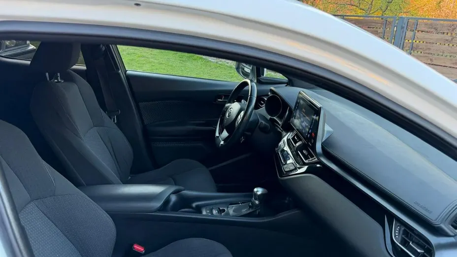 TOYOTA C-HR -