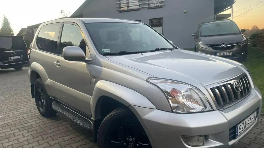 TOYOTA Land Cruiser -