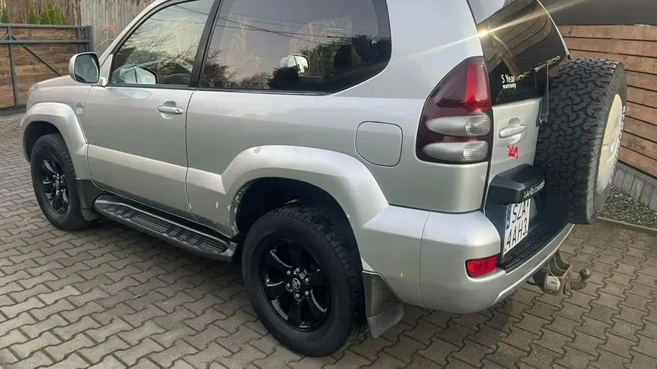 TOYOTA Land Cruiser -