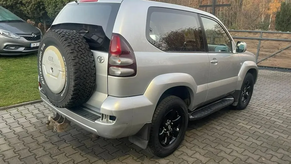 TOYOTA Land Cruiser -