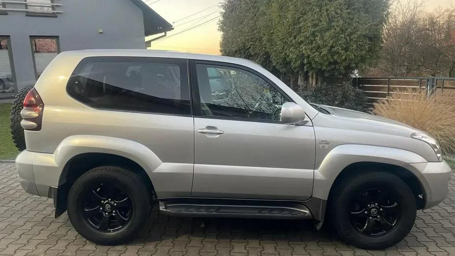 TOYOTA Land Cruiser -