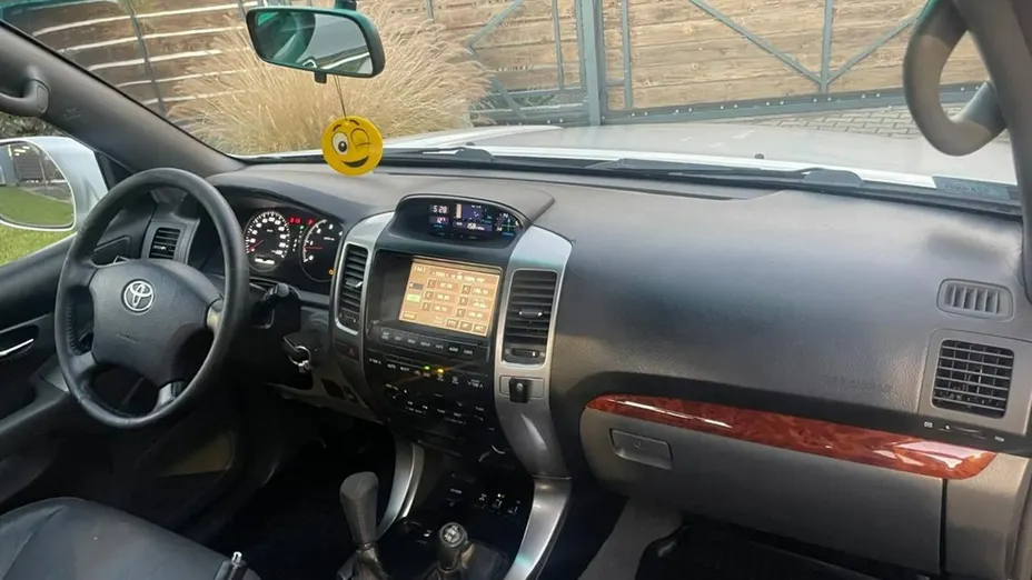 TOYOTA Land Cruiser -