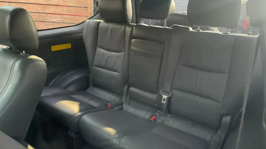 TOYOTA Land Cruiser -