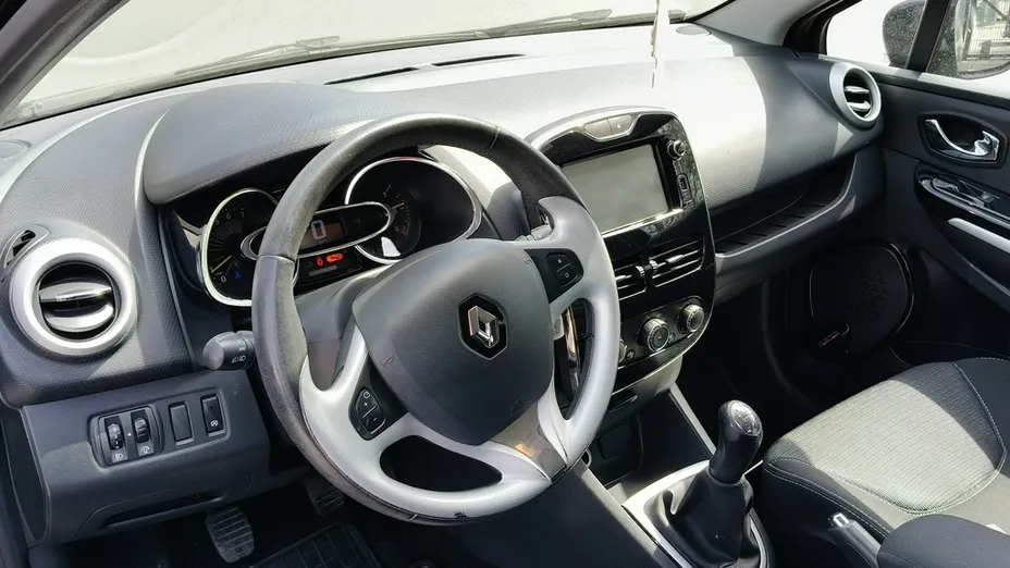 RENAULT Clio -