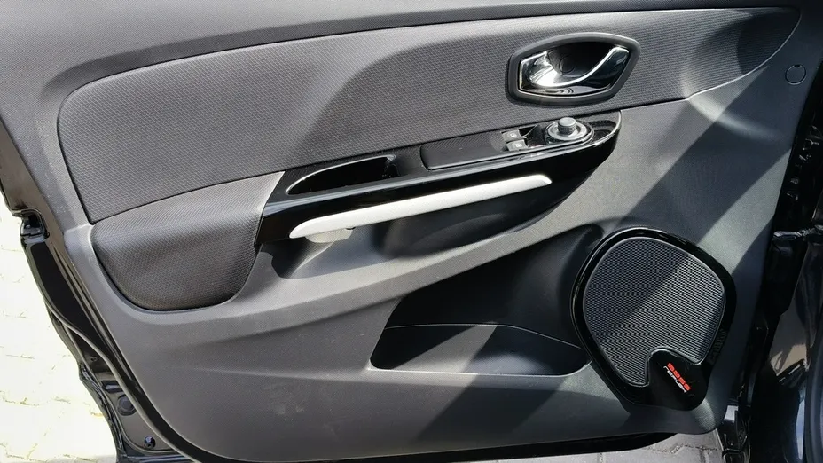 RENAULT Clio -