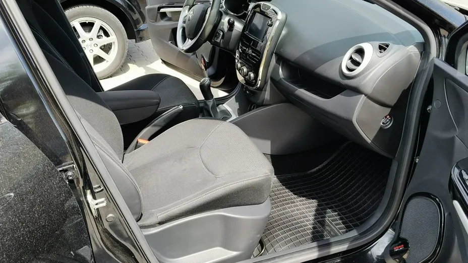 RENAULT Clio -
