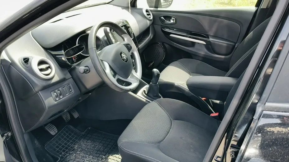 RENAULT Clio -