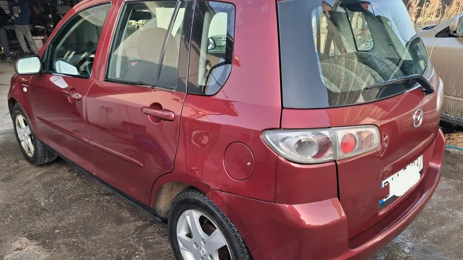 MAZDA 2 -