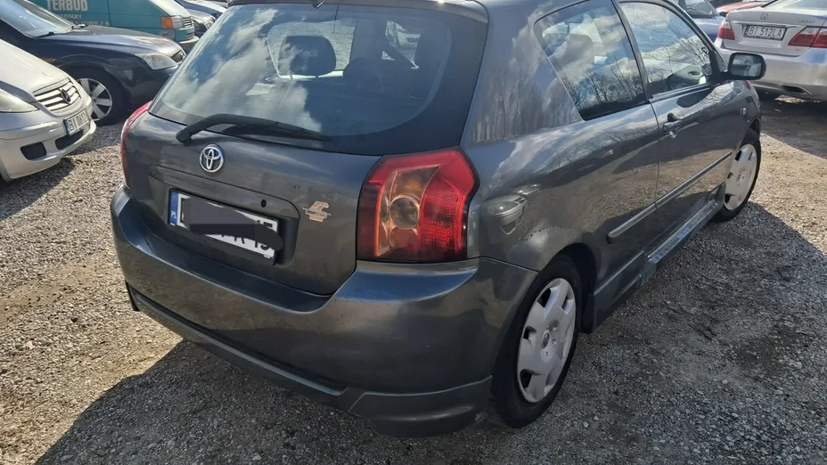 TOYOTA Corolla -