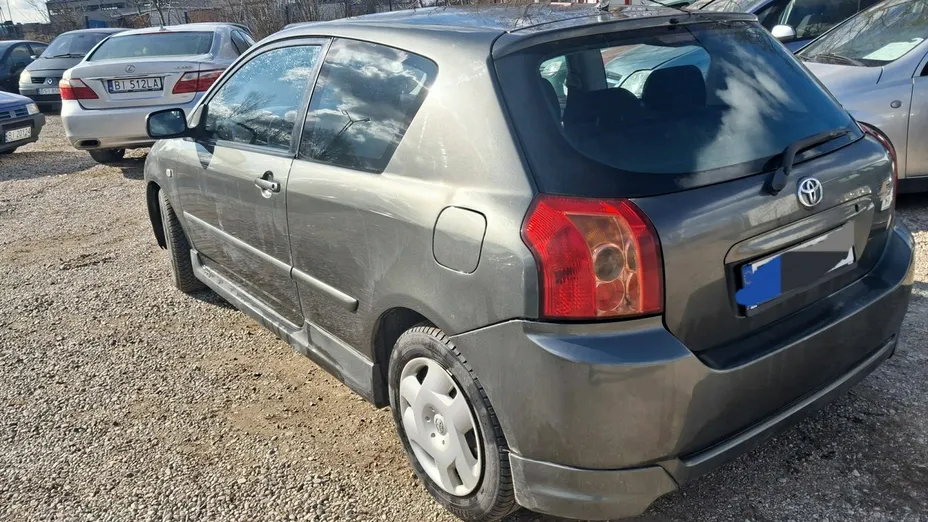 TOYOTA Corolla -