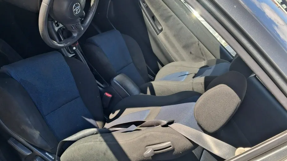 TOYOTA Corolla -