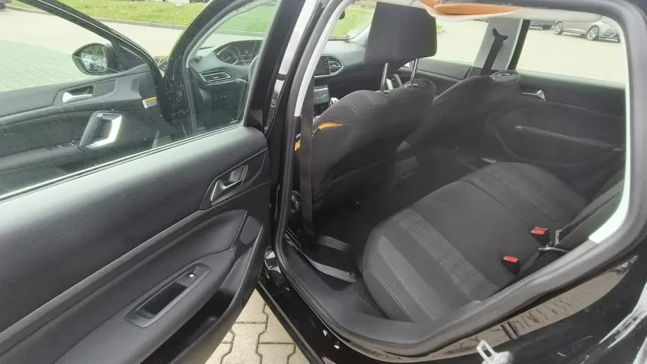 PEUGEOT 308 -
