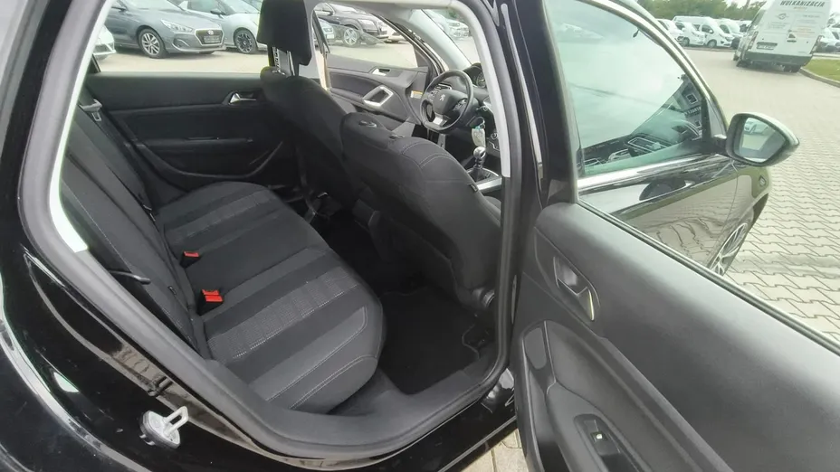 PEUGEOT 308 -