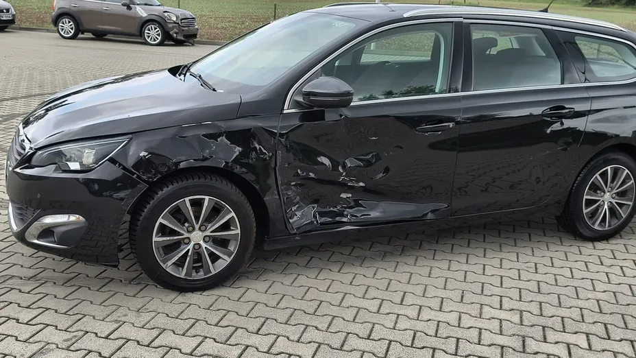 PEUGEOT 308 -