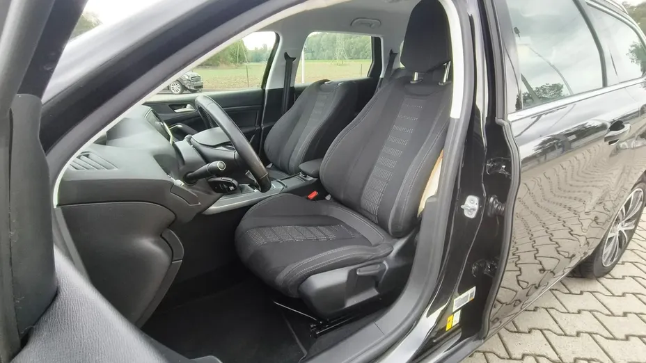 PEUGEOT 308 -