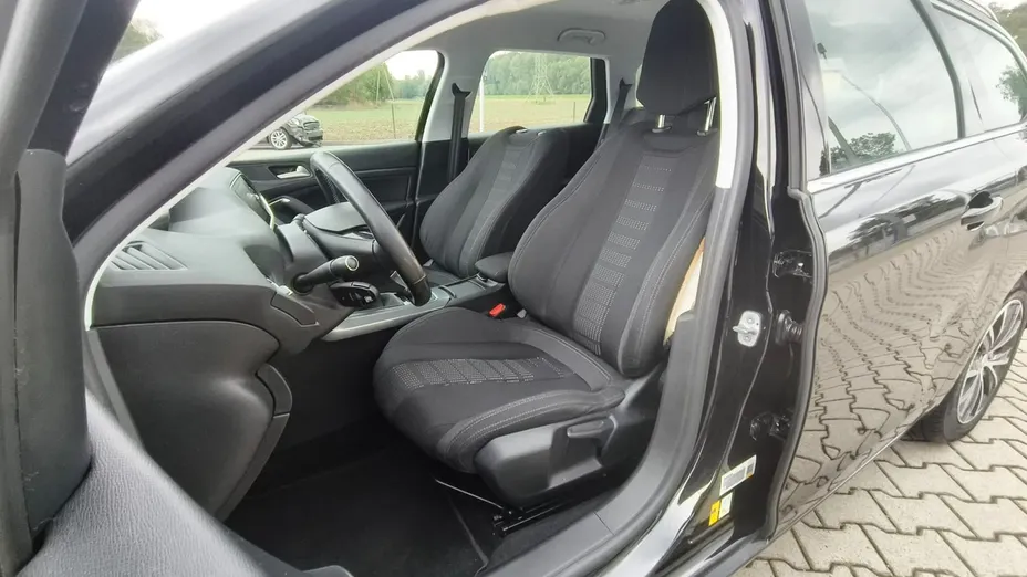 PEUGEOT 308 -