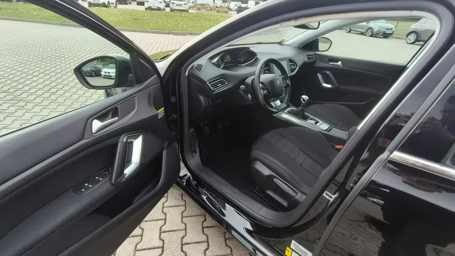 PEUGEOT 308 -