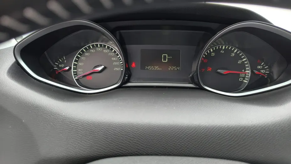 PEUGEOT 308 -