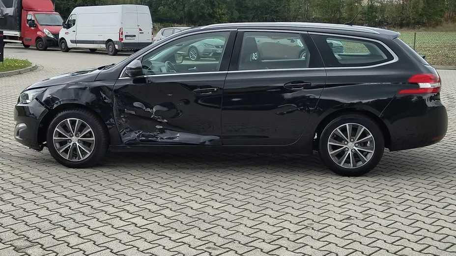 PEUGEOT 308 -