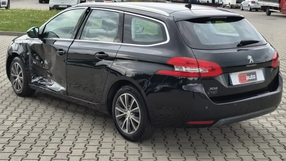 PEUGEOT 308 -