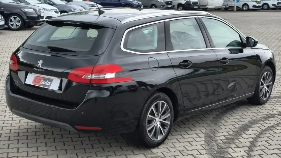 PEUGEOT 308 -