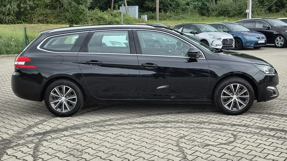PEUGEOT 308 -