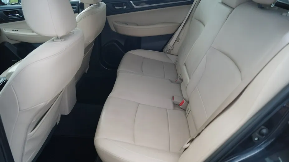 SUBARU Outback -