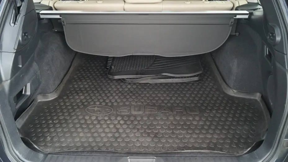 SUBARU Outback -
