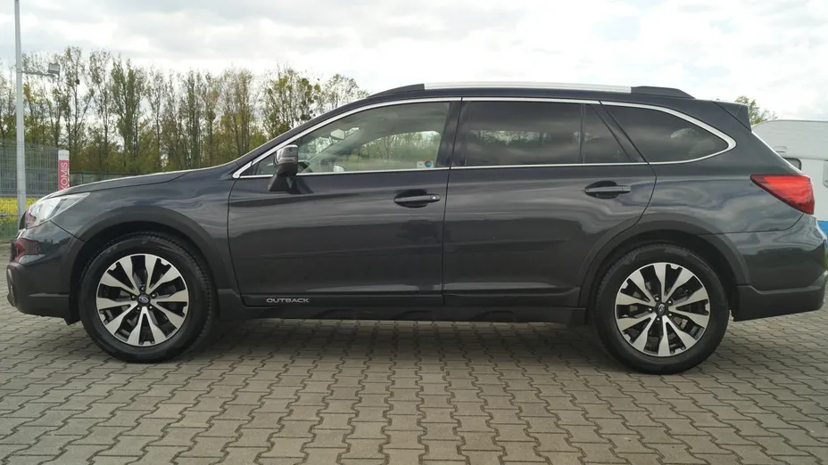 SUBARU Outback -