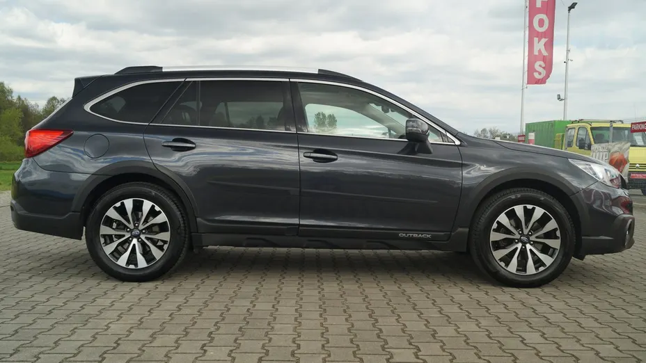 SUBARU Outback -