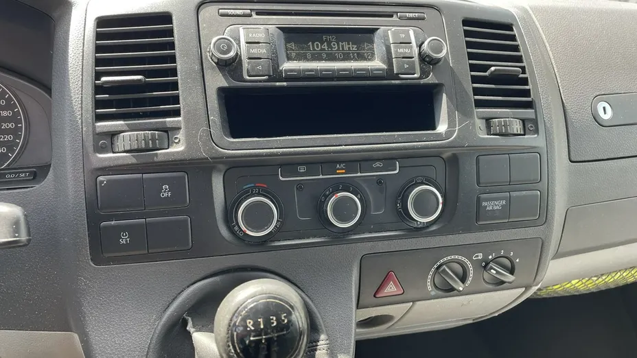 VOLKSWAGEN Transporter -