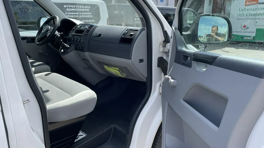 VOLKSWAGEN Transporter -