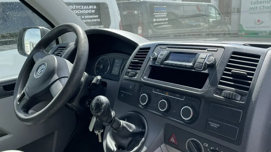 VOLKSWAGEN Transporter -