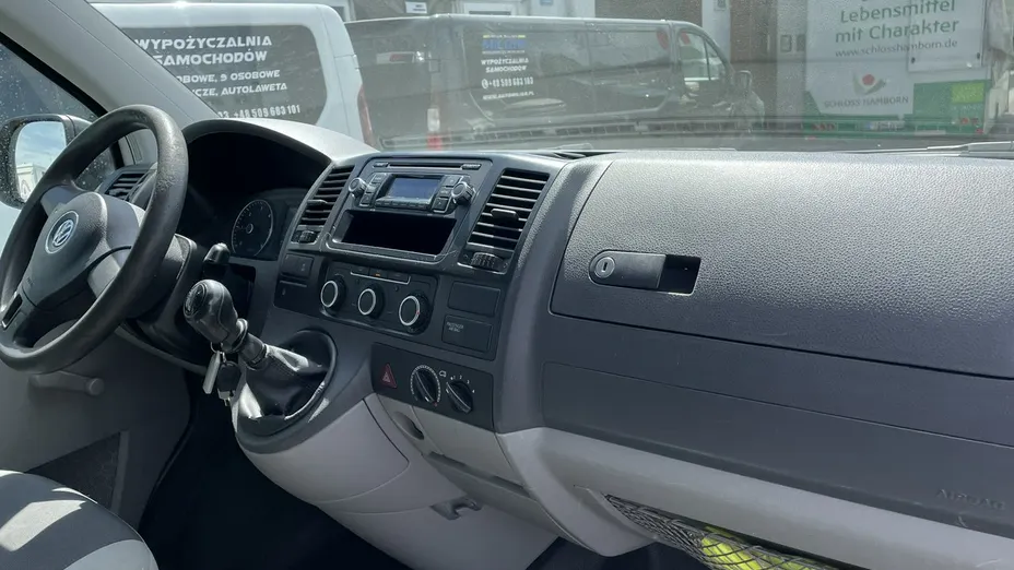 VOLKSWAGEN Transporter -