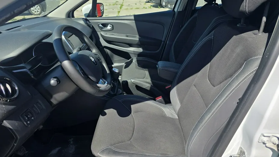 RENAULT Clio -