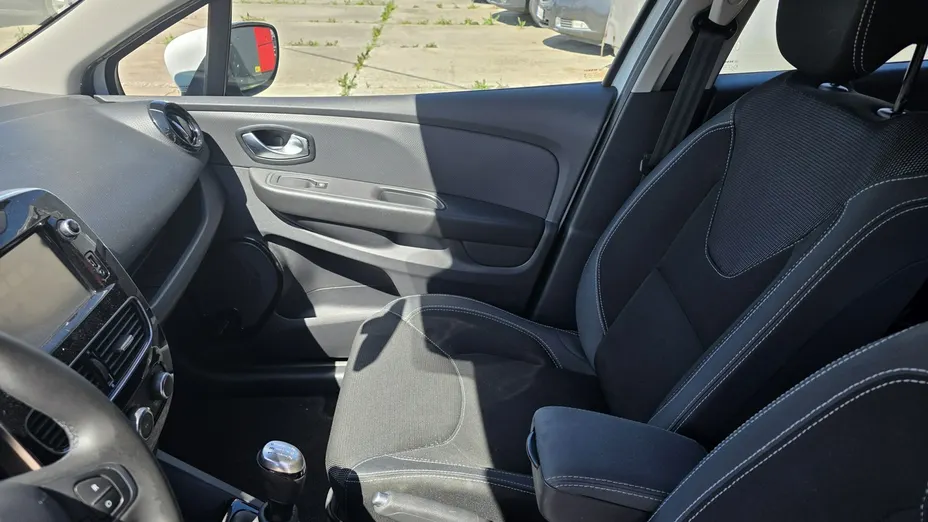 RENAULT Clio -