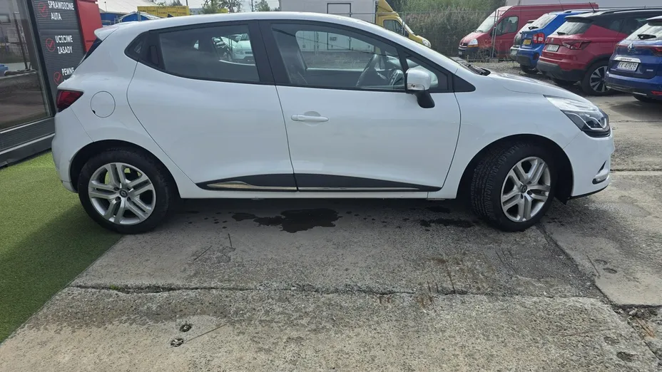 RENAULT Clio -