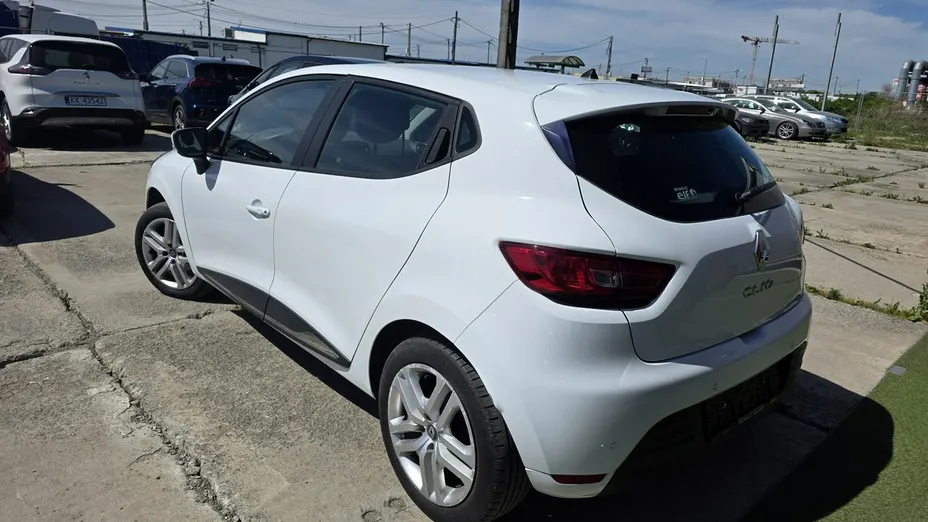 RENAULT Clio -