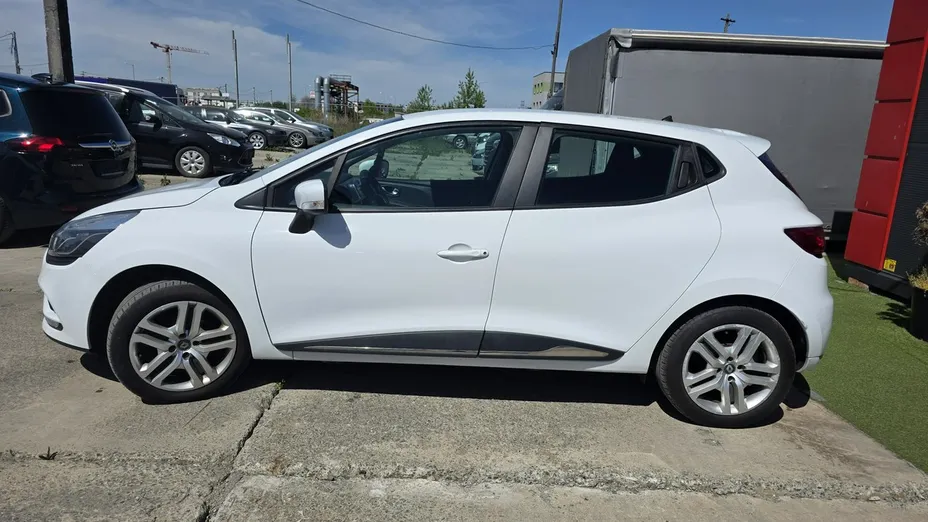 RENAULT Clio -