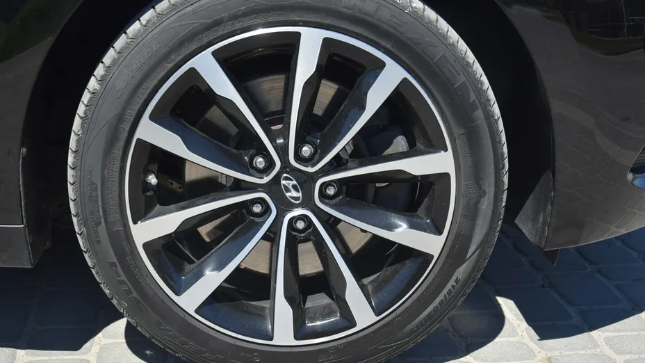 HYUNDAI i40 -