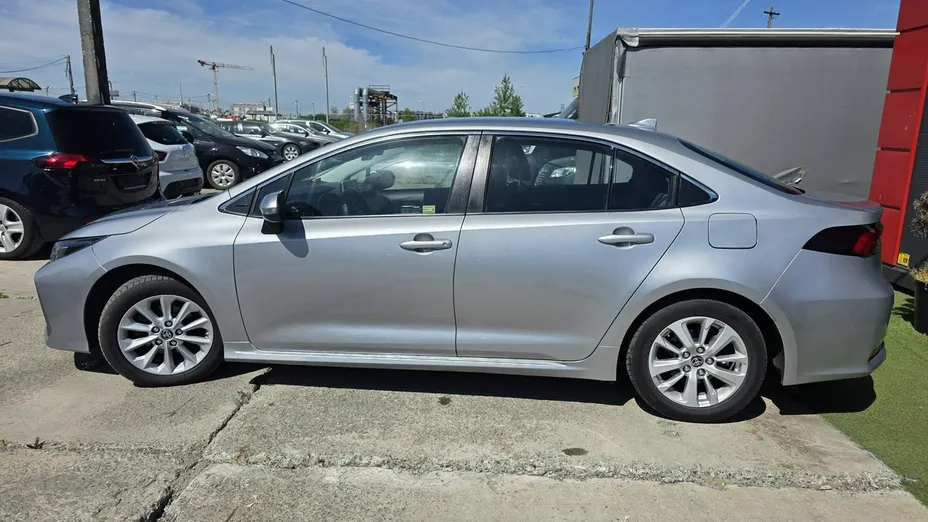 TOYOTA Corolla -