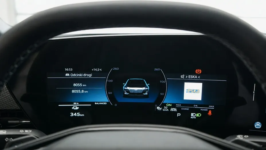 AUDI S6 Avant e-tron -