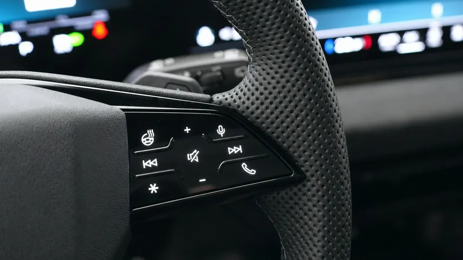 AUDI S6 Avant e-tron -