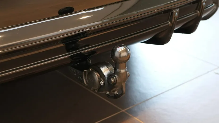 AUDI S6 Avant e-tron -